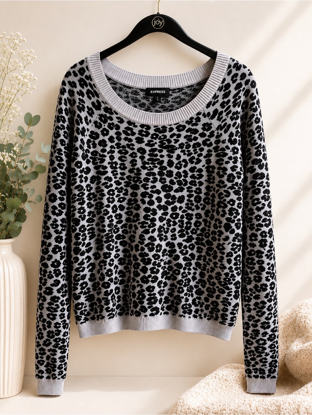 Express Leopard Print Sweater - Gray & Black, Size L Woman - Express